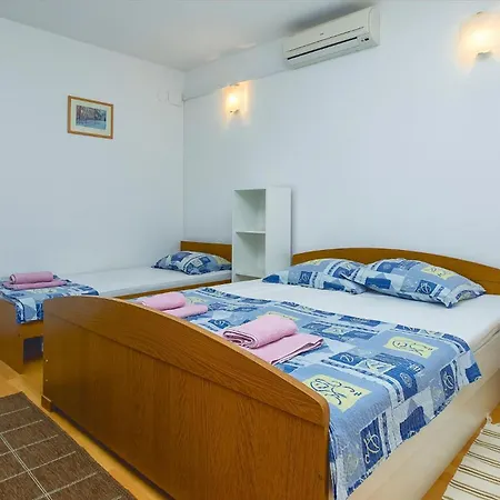 Appartement 3 Bedroom Stunning In *