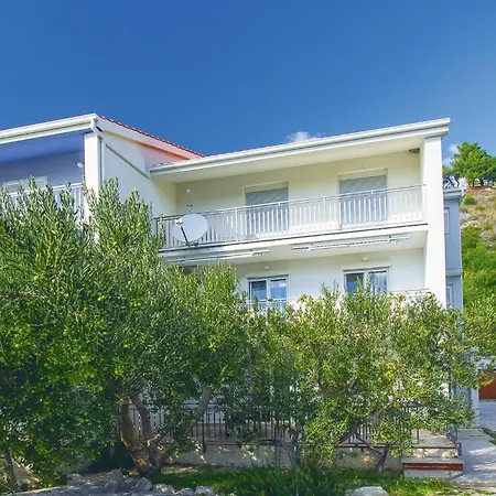 3 Bedroom Stunning In Appartement
