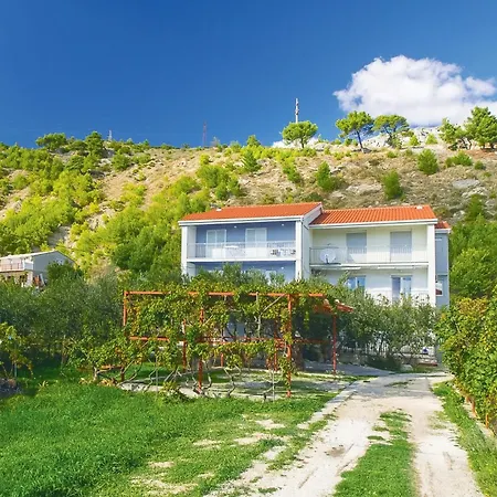 Appartement 3 Bedroom Stunning In Duće