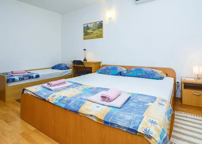 Luka Iv Apartment *